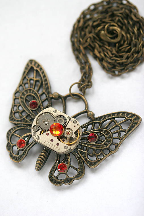 Steampunkový náhrdelník Motýlik