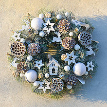 Dekorácie - Vianočný veniec na dvere - 8832981_