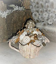 Dekorácie - Vianočná dekorácia s anjelikom v krhličke - 8838403_