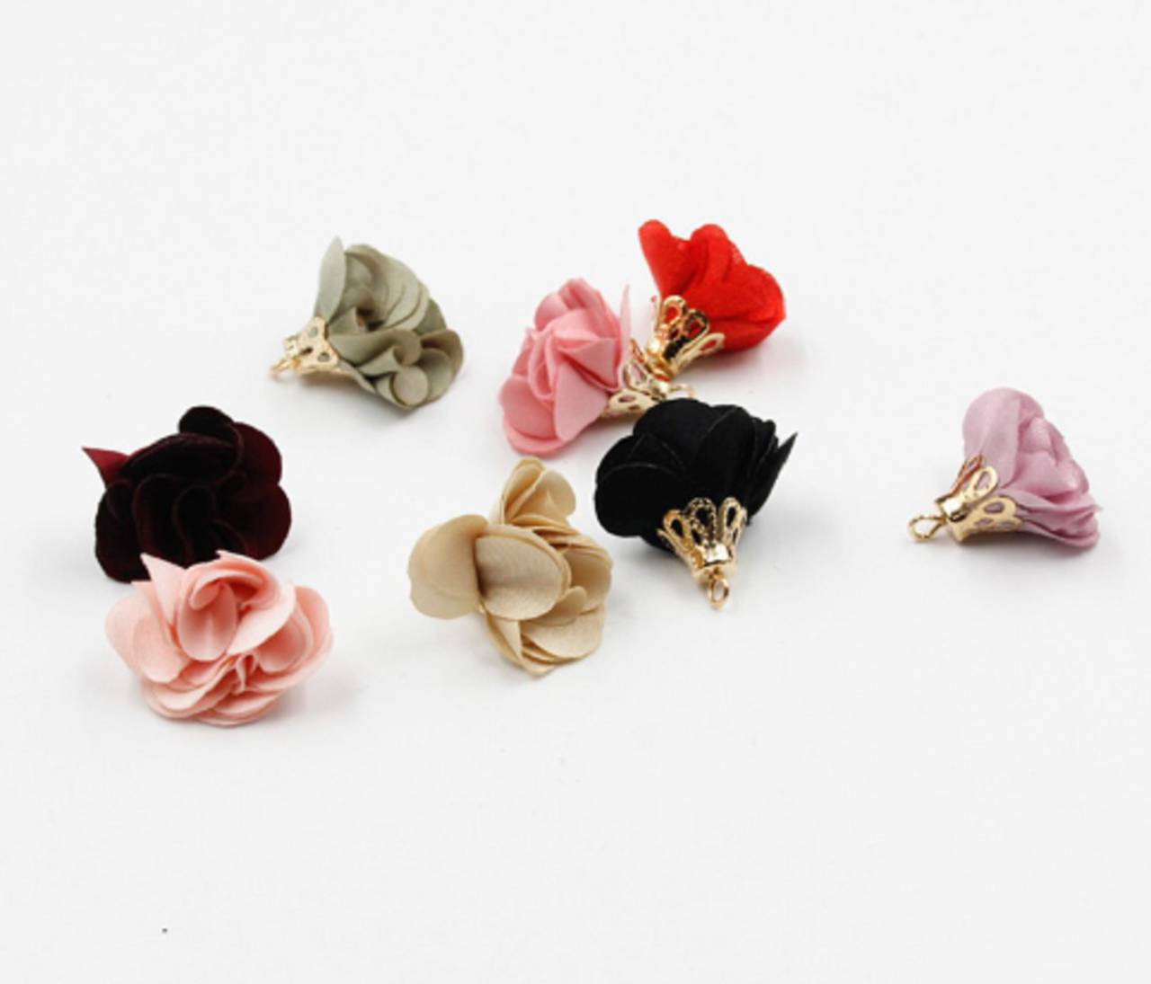 PR106 Prívesok kvietok 2,4 cm