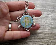 Náhrdelníky - Strážny anjel v snehovej vločke náhrdelník č.1641 - 8858200_