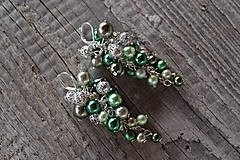 Náušnice - perličkové náušnice strapce zelené - 8876320_