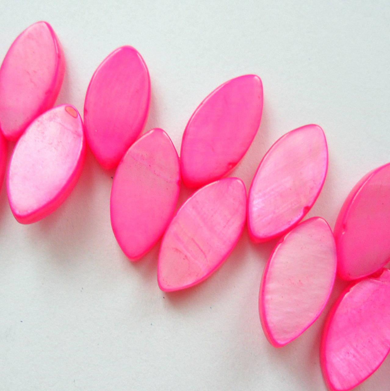 Perleťový list 7x15mm-1ks (ružová ostrá)