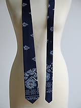Pánske doplnky - pánska kravata s ornamentom - 8909212_
