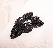 Brošne - Elegantná čierna brošňa s rokajlom a flitrami - 8906837_