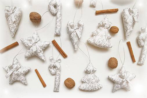 Dekorácie - Strieborné vianočné ozdoby - 8911260_