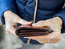 Peňaženky - Celokožená peňaženka "Praktik"/ karamel s modrým šitím - 8912324_