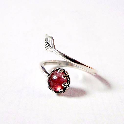 Simple Leaf Silver Gemstone Ring Ag925 / Strieborný prsteň s minerálom  (Tourmaline Rubelite / Turmalín rubelit)