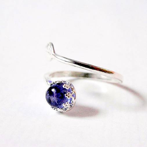 Simple Leaf Silver Gemstone Ring Ag925 / Strieborný prsteň s minerálom  (Tanzanite / Tanzanit)