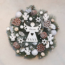 Dekorácie - Vianočný veniec na dvere s anjelom - 8914591_