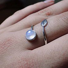 Prstene - Simple Leaf Silver Gemstone Ring Ag925 / Strieborný prsteň s minerálom  (Vintage Moonstone / Mesačný kameň, patina) - 8919816_
