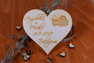 Darčeky pre svadobčanov - Gravírovaná drevená svadobná magnetka ako darček na redový tanec 107 - 8919773_