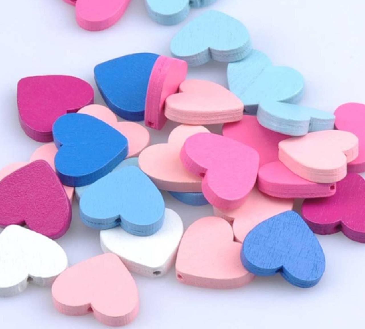 KD101 Korálka drevená SRDIEČKO 2,3 x 2,1 cm