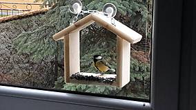 Pre zvieratá - Krmítko v okne pre vtáčiky - 8955145_