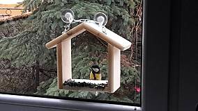 Pre zvieratá - Krmítko v okne pre vtáčiky - 8955146_