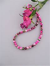 divoká ruža náhrdelník jadeit