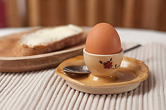 Nádoby - Stojan na vajíčko s tanierikom - 8973854_