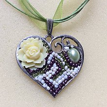 Náhrdelníky - náhrdelník s príveskom: srdečno - 8985032_