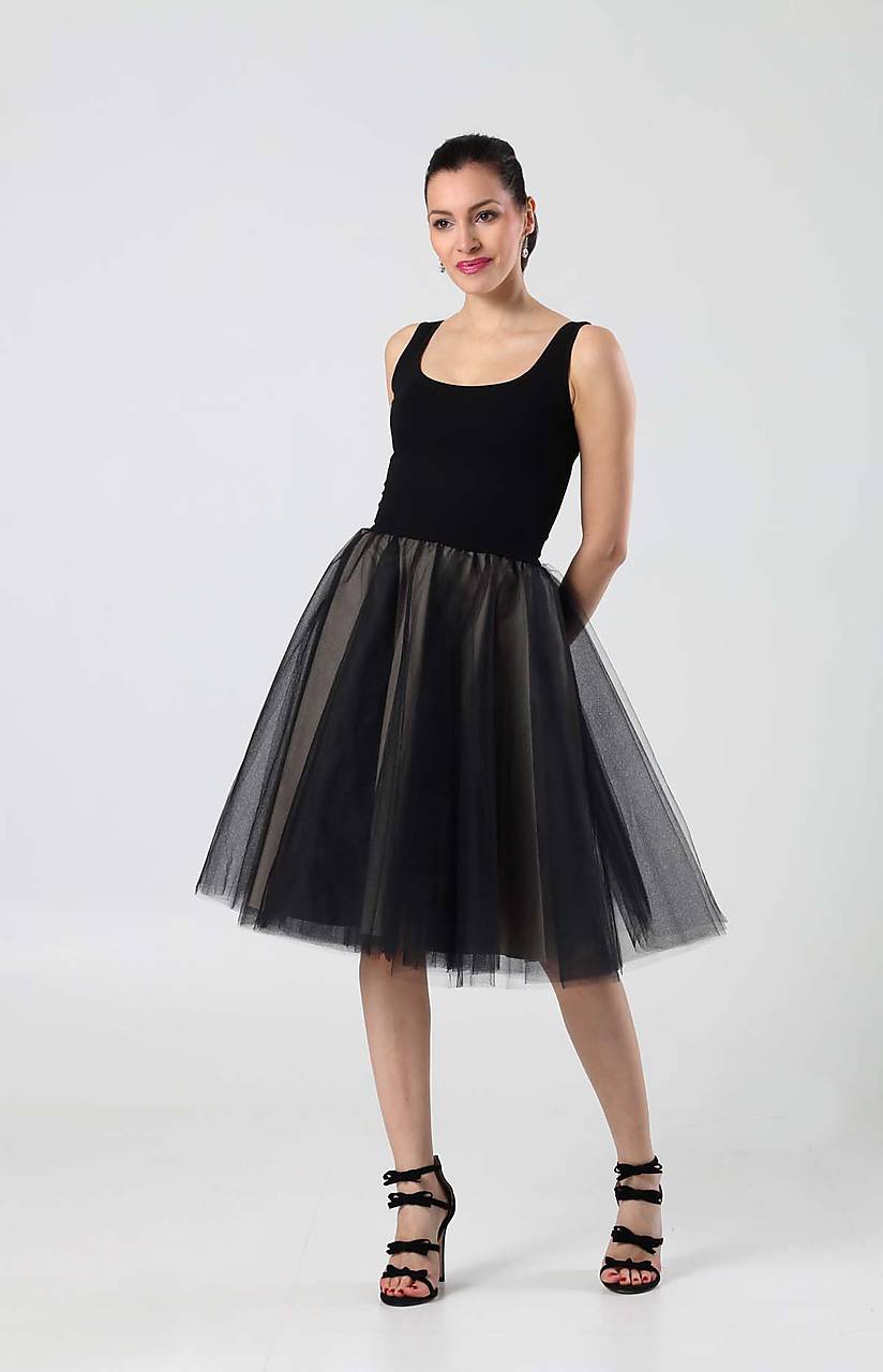 Čierne s tylovou sukňou