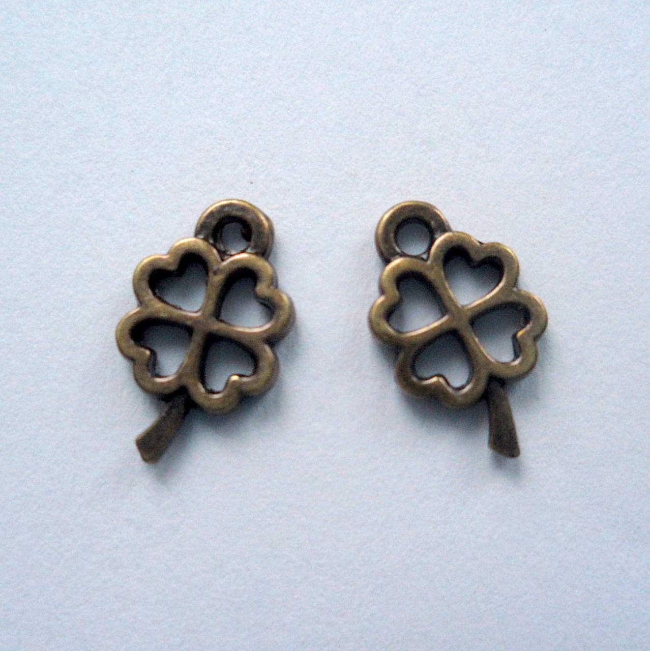 Štvorlístok 10,5x6mm-1ks (st.bronz)