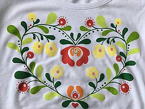 Topy, tričká, tielka - Folkové dámske maľované tričko (Pestrofarebné- červená, zelená a žltá) - 9019152_