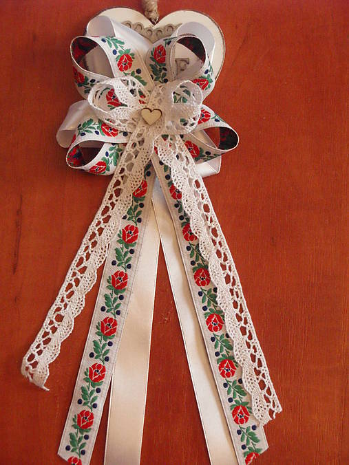 Svadobné pierka - Č. 208 Folklórne pierko pre starejšieho s krajkou - 9019217_