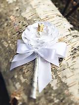 Svadobné pierka - Luxusné pierko pre ženícha so zirkónovou korunkou - 9028921_