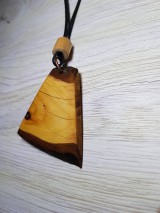 Sada - drevený šperk Quatre (Drevený náhrdelník / prívesok A2)
