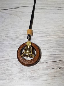 Náhrdelníky - Drevený náhrdelník / prívesok (Zvonček O) - 9043568_