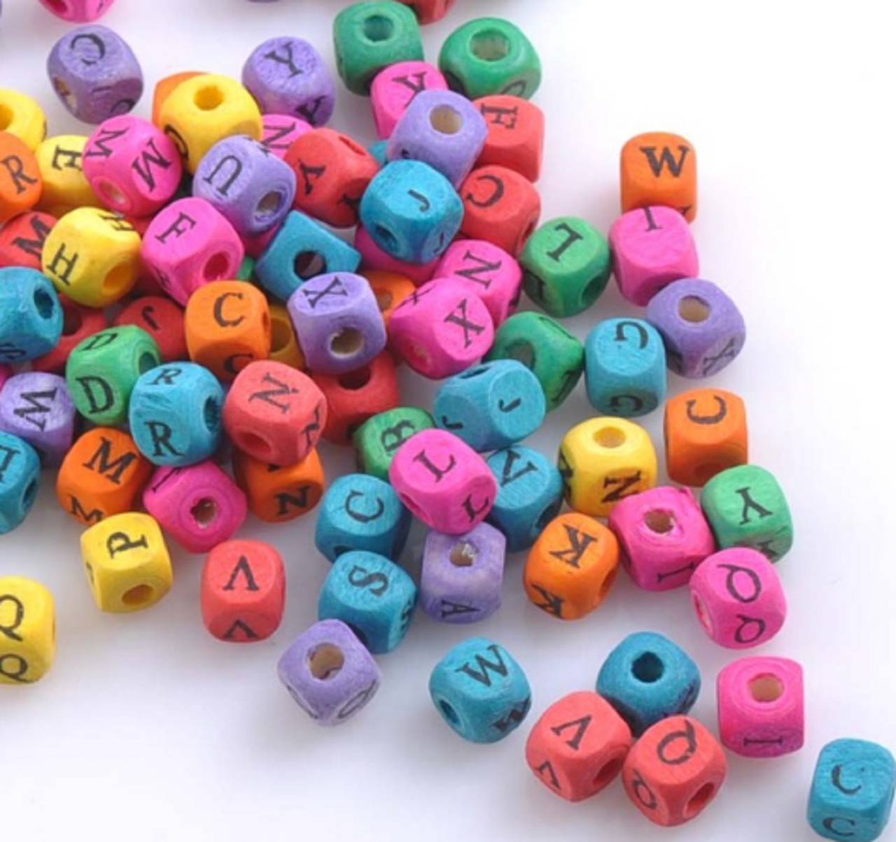 KD153 Korálka drevená písmenko farebné 1 cm
