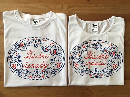 Maľované tričká pre mladomanželov s ľudovým motívom a nápismi : (“šťastne vydatá" a "šťastne ženatý")
