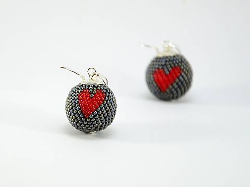 Náušnice - Háčkované korálkové náušnice Srdce - 9119552_