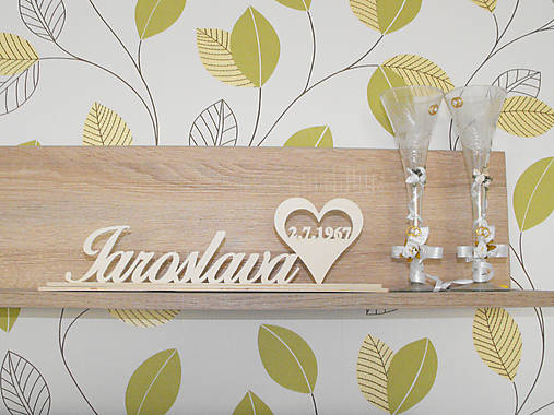 Stojan s krstným menom a dátumom