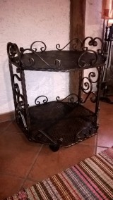 Nábytok - Kovový kovaný originálny barový stolík PILOTEK na kolieskach - 9136922_