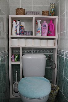 Nábytok - Polička za záchodovú misu z masívu - 9151582_