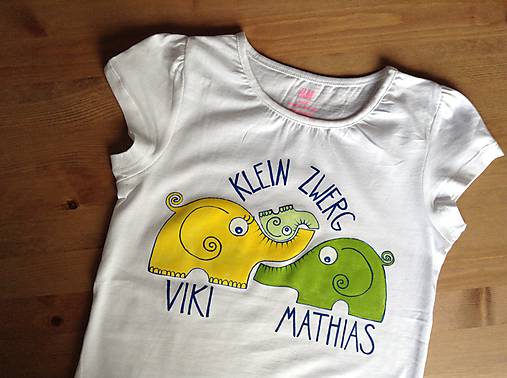 Maľované detské tričko so sloníkmi (Trojsúrodenecký variant s menami na svetlé tričko)