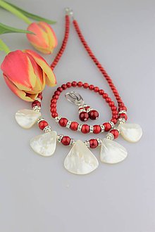 Sady šperkov - Červený koral a perleť náušnice náramok a náhrdelník - 9164987_