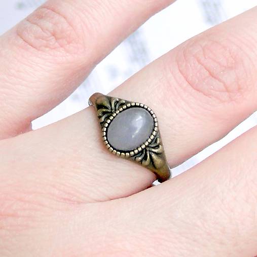  - Simple Mini Bronze Gemstone Ring / Jemný bronzový prsteň s minerálom /P0013 (Šedý jadeit) - 9184289_
