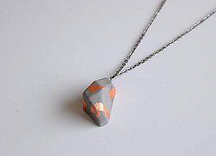 Náhrdelníky - Betónový náhrdelník meteorit natur/metallic - 9209460_