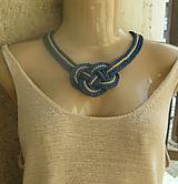 Náhrdelníky - Uzlový náhrdelník hrubý (bežovo modrý, č. 1803) - 9212217_