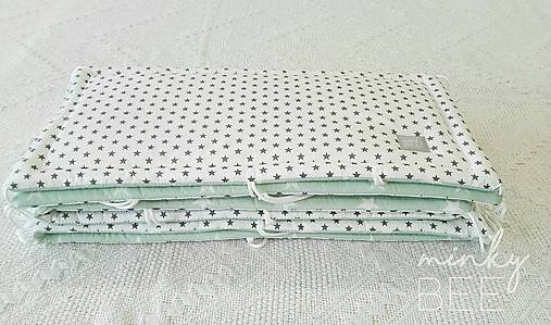 Mantinel do postieľky plochý  (Okolo polovice postieľky - mentolkové hviezdy)