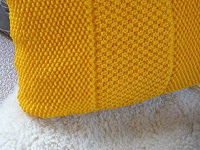 Úžitkový textil - Pletený vankúš s hráškom - 9241422_