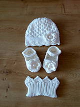 Detské čiapky - Biela ciapka na krst+ sandalky+ korunka - 9243083_