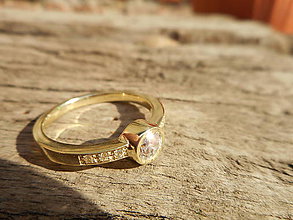 Prstene - Snubný prsteň zirkónik - 9245258_