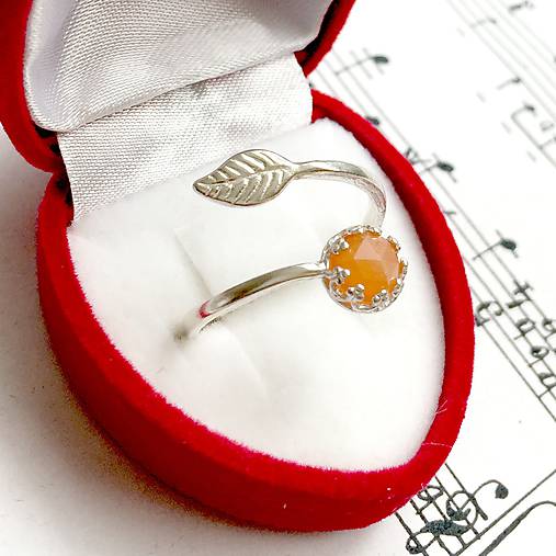 Simple Leaf Silver Gemstone Ring Ag925 / Strieborný prsteň s minerálom  (Peach Moonstone / Broskyňový mesačný kameň fazetovaný)