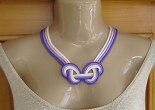 Náhrdelníky - Náhrdelník - motýlikový uzol (Ružovo fialový paracord náhrdelník - motýlikový uzol č. 1929) - 9334699_