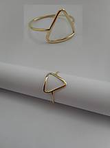 Prstene - Prstienok trojuholník zlatý - 9353273_