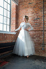  - Svadobné šaty s dlhým rukávom a tylovou kruhovou sukňou  - 9366658_