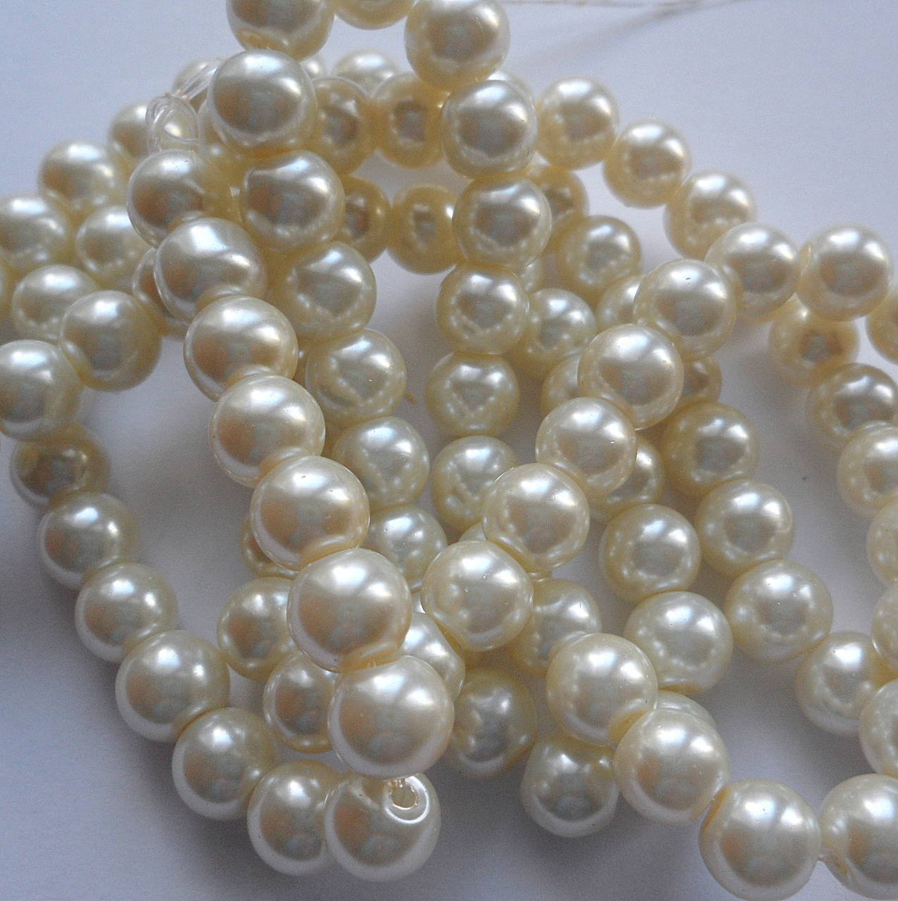 Voskované perly 8mm-návlek 80cm (sv.krémová)