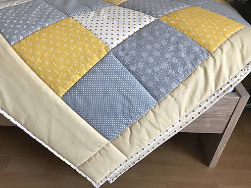  - Prehoz, vankúš patchwork vzor žlto - šedá kombinácia ( rôzne varianty veľkostí ) (Prehoz 200 x 200 cm) - 9398339_